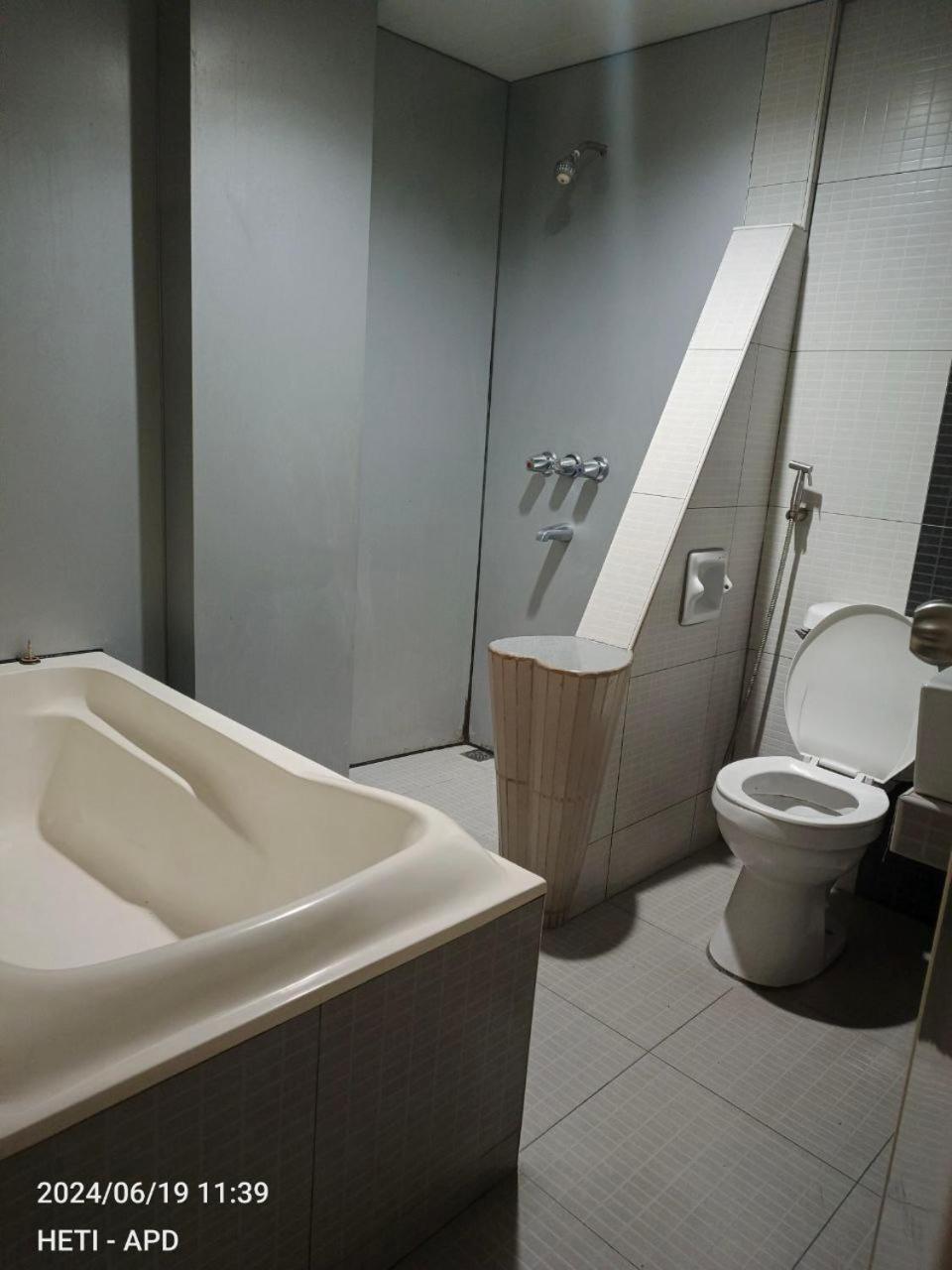 Harts Hotel-Bandar Quezon Luaran gambar