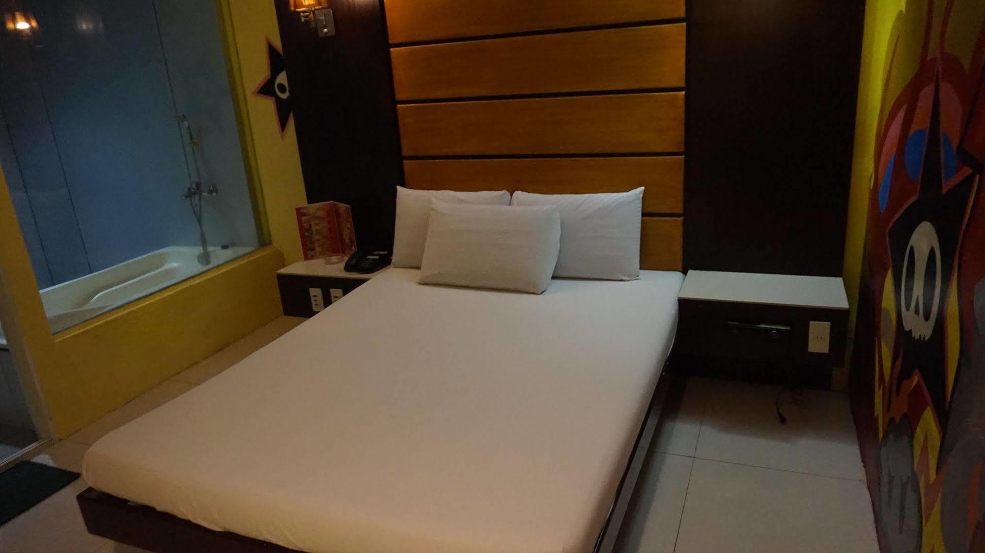 Harts Hotel-Bandar Quezon Luaran gambar
